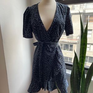 Small blue wrap leopard printed mini dress